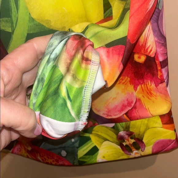 Mikaela Pabon NWT Tropical Floral Hoodie w/ Vibrant Colors size Large - Picture 11 of 12